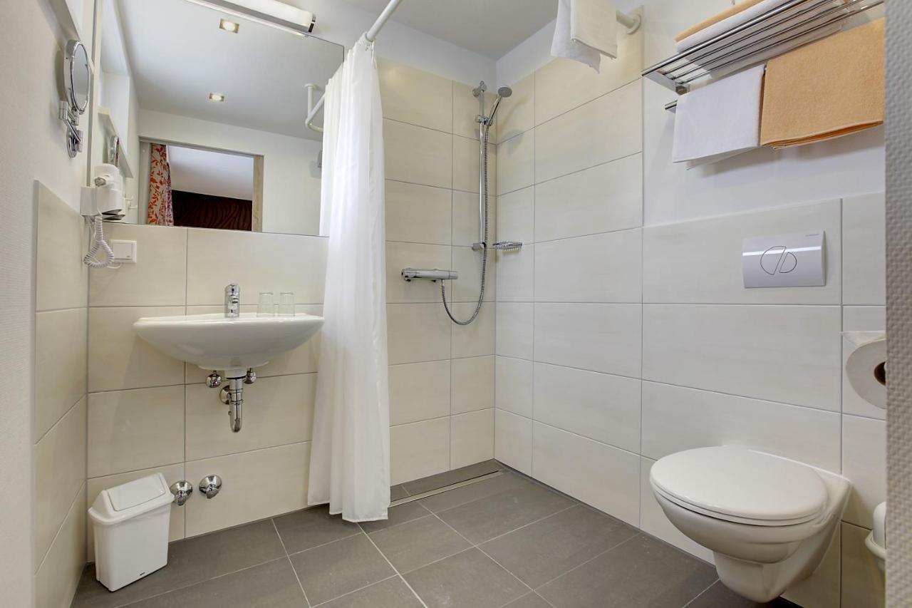 Lindenhof Hotel Osterspai Екстериор снимка