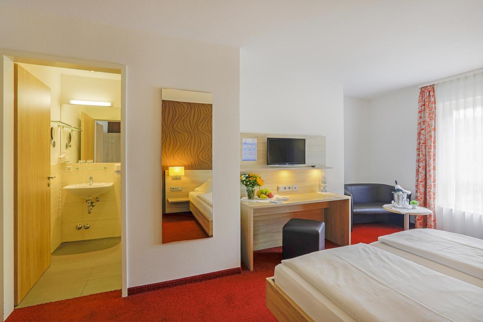 Lindenhof Hotel Osterspai Екстериор снимка