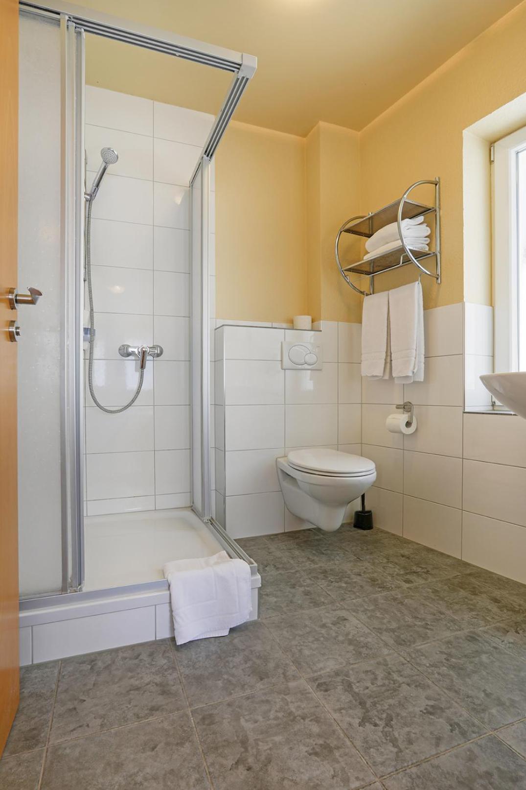 Lindenhof Hotel Osterspai Екстериор снимка