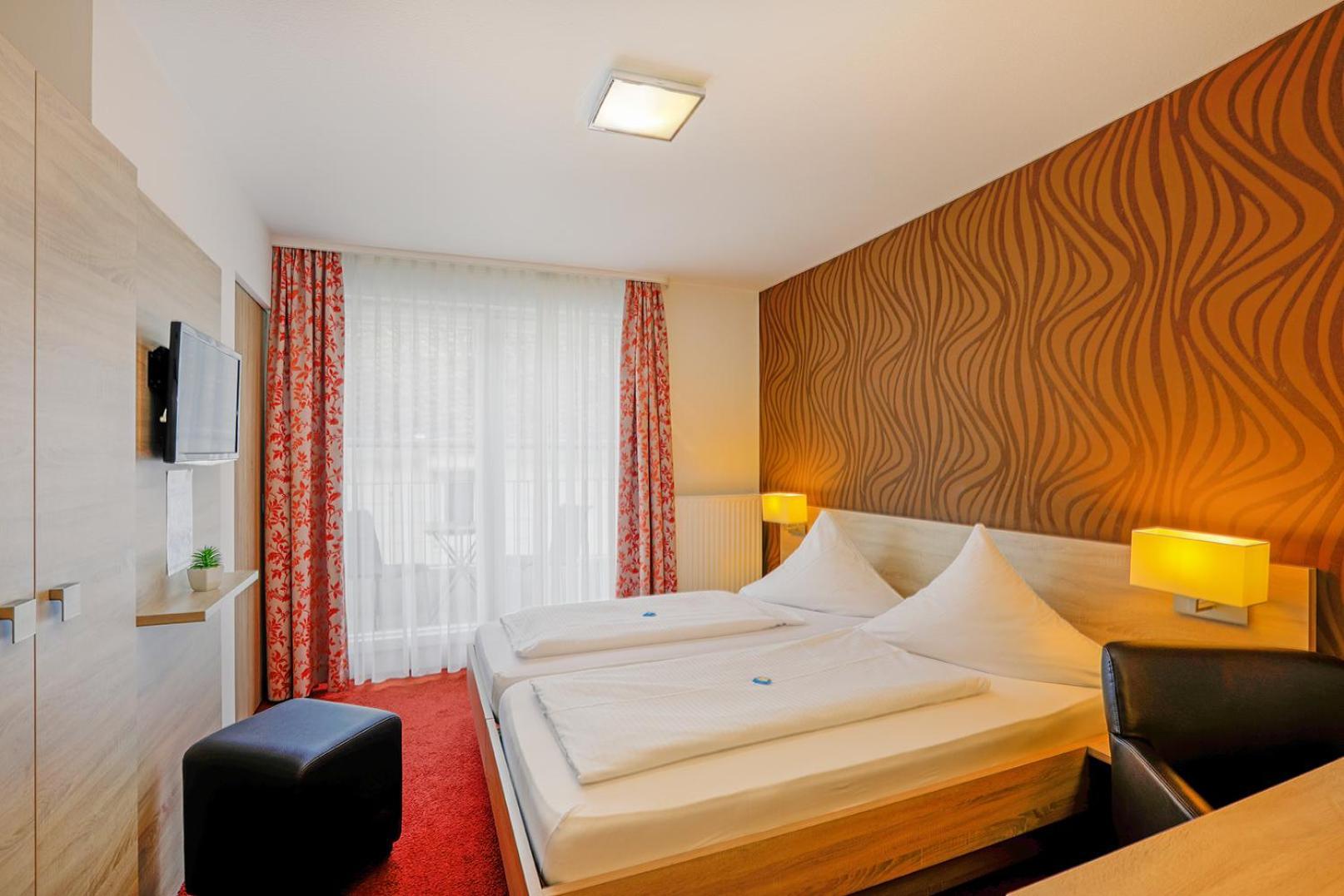 Lindenhof Hotel Osterspai Екстериор снимка