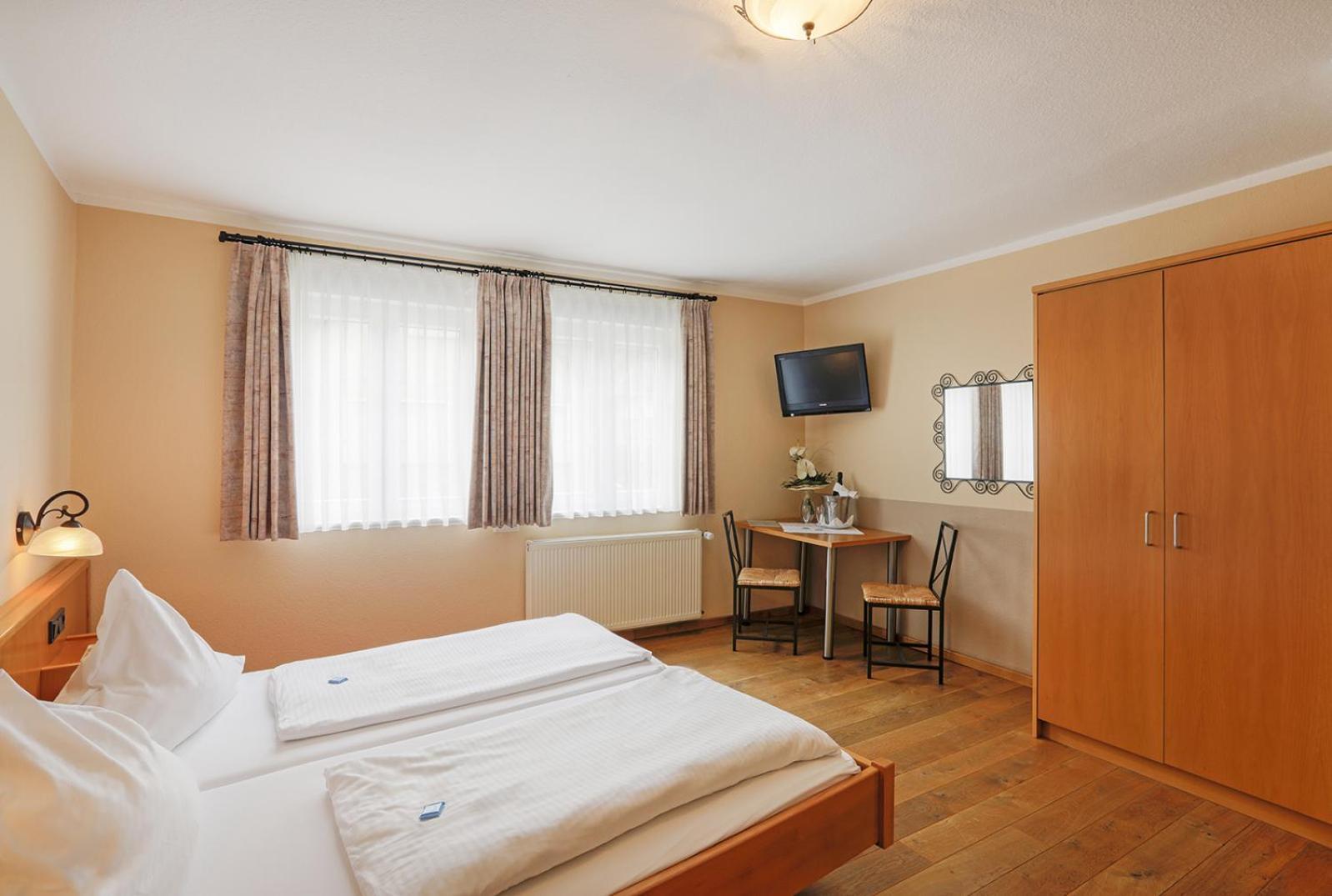 Lindenhof Hotel Osterspai Екстериор снимка